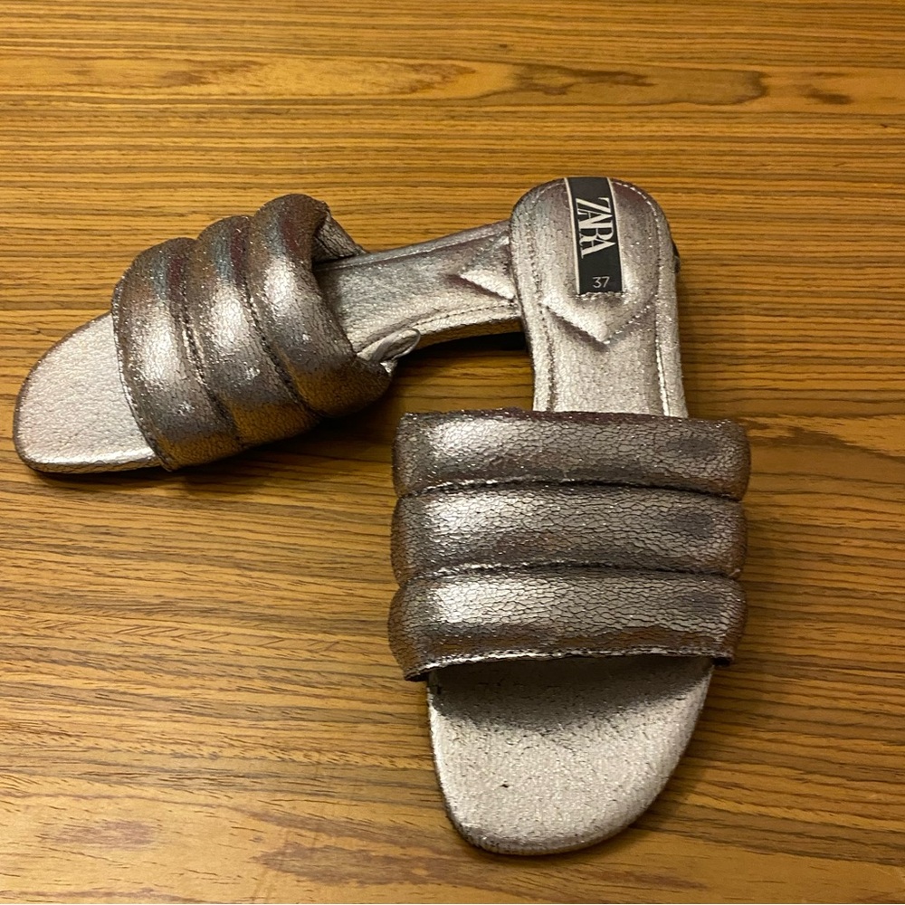 Zara pewter puffy slides Sz 6.5-7